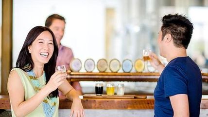 双人品酒的互动方式（交流感受 / 共同评价）常识