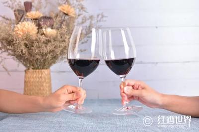 新手品酒常见问题：葡萄酒的 “余味” 是什么，如何感受常识