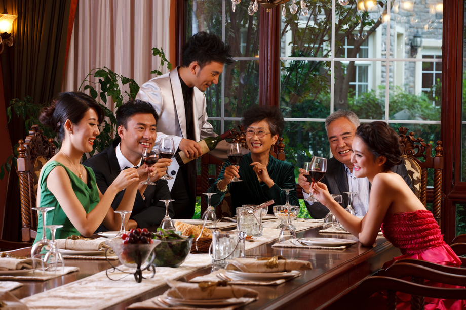 家庭聚餐葡萄酒营销：打造温馨用餐氛围的选择