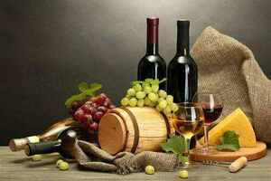 商务场合品酒的礼仪（注重形象 / 适度交流）常识