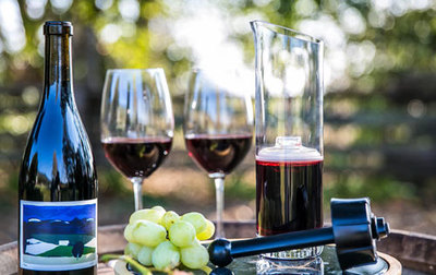 葡萄酒风味与饮用温度(红葡萄酒 16-18℃/ 白葡萄酒 8-12℃)关联工艺